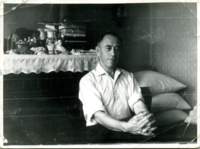 Нагим Ахунов в квартире на ул.Островского, семейный архив