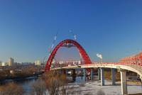 Кривой мост в Москве. (94Kb) 
