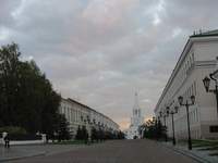 Вид на Спасские ворота с территории Кремля (80Kb)