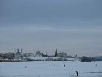 Зимние рыбари на Казанке под Кремлём (1000х750, 32Kb)