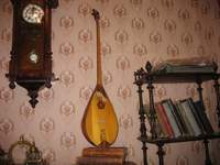 Музыкальные инструменты в экспозиции музея Тукая (1000х750,  95Kb)