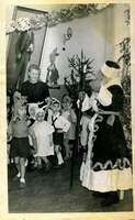 Новогодний утренник в Детском саду, самое начало 1960-х (309х500, 27Kb) 