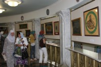 Выставка шамаилей Н.Наккаша (900х600, 69Кб)